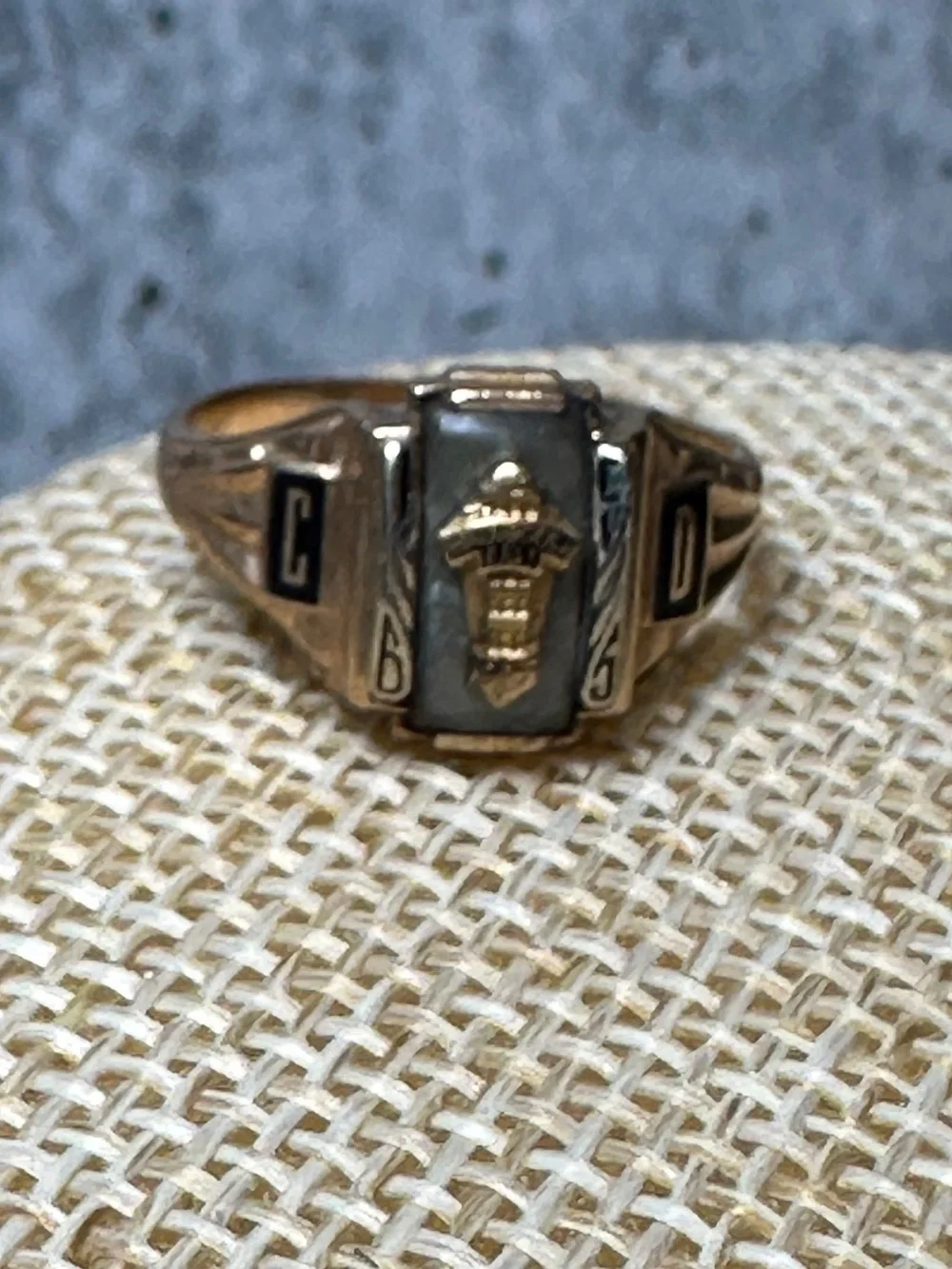 1965 Jostens Yellow 10k & Mother of Pearl Class Ring Size 5.75 Initials C.D.